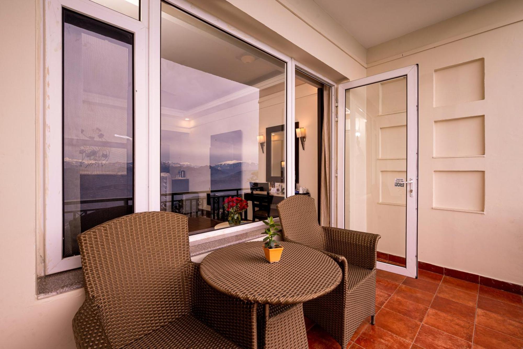 Grand View Hotel ダルハウジ エクステリア 写真