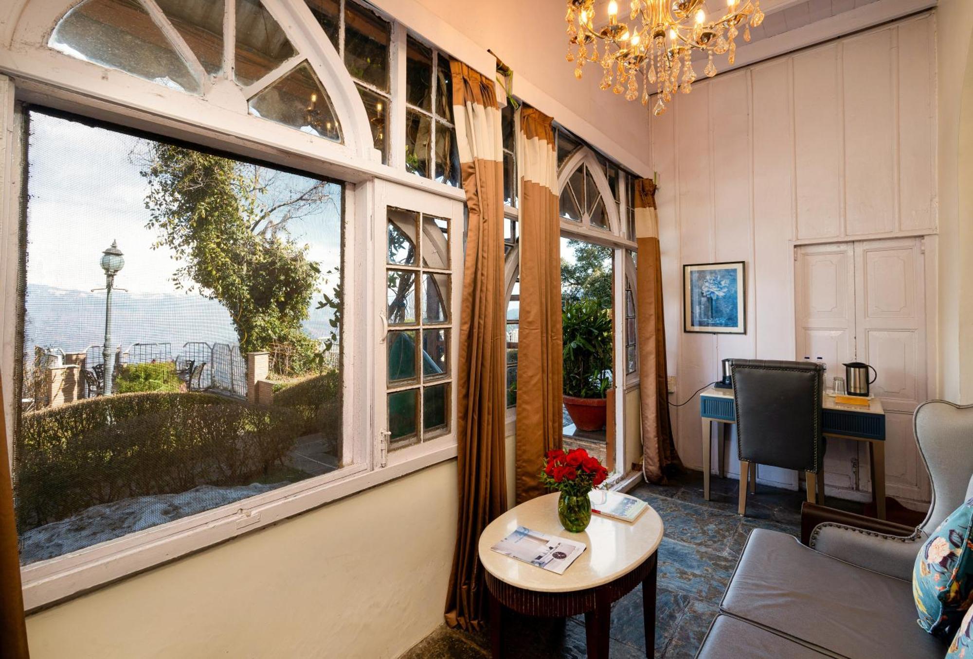 Grand View Hotel ダルハウジ エクステリア 写真